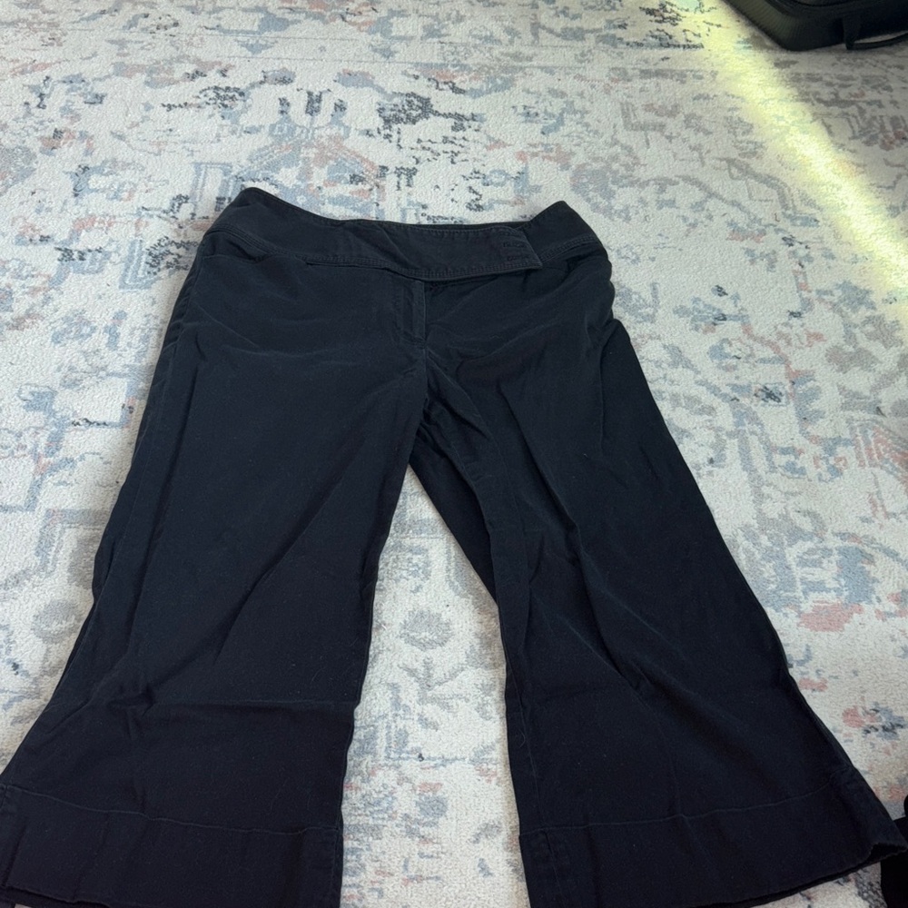 White House Black Market black capris size 6